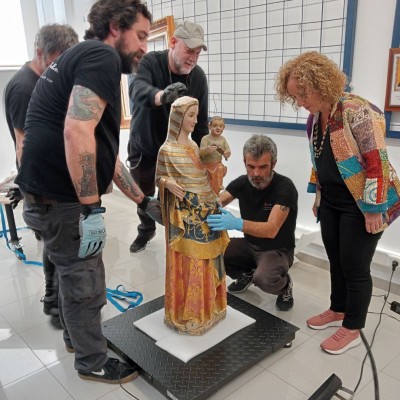 Comienza la restauración de la Virgen de Gracia de L'Énova, una de las piezas góticas más antiguas que se conservan
