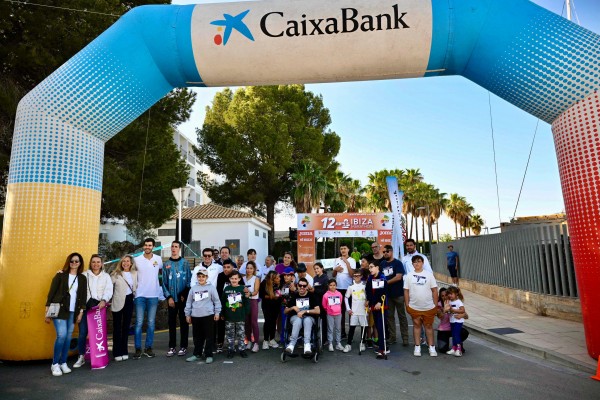 La Santa Eulària Ibiza Kids Run CaixaBank reúne a 600 niños para disfrutar del running