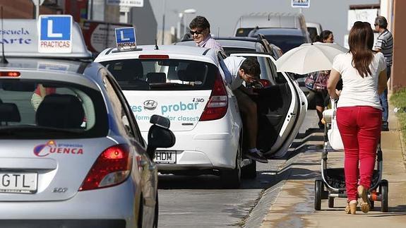 La huelga de examinadores de autoescuelas afecta ya a cerca de 5.000 alumnos