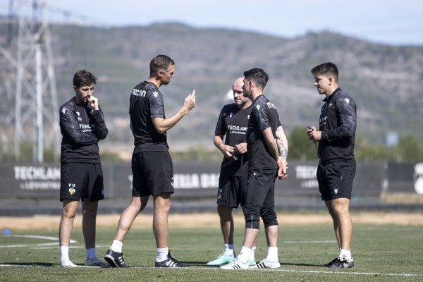 Dick no quiere relajación ante el colista