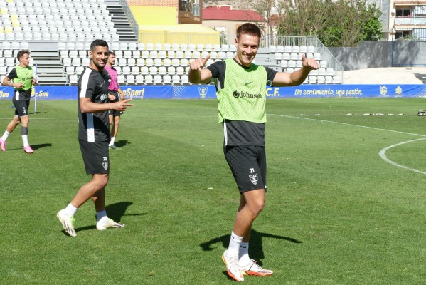 El Orihuela llega a Cádiz obligado a ganar para afianzarse en la zona de ascenso
