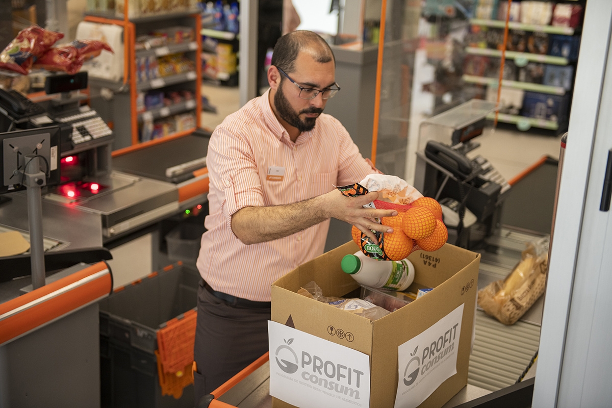 Consum impulsó más de mil iniciativas sociales con impacto en 235.000 personas vulnerables en 2023