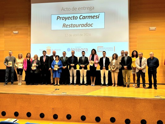 Restauran y digitalizan documentos desde el siglo XVI de diez ayuntamientos y la Real Academia de Medicina

