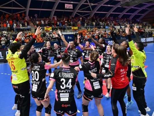 Las 'Guerreras' fulminan a República Checa y dan el primera paso hacia los Juegos
