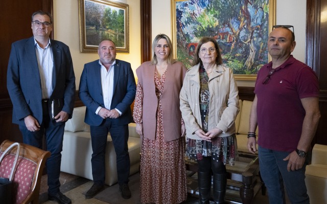 Barrachina se reúne con Confecomerç para trazar vías de colaboración en la provincia de Castellón