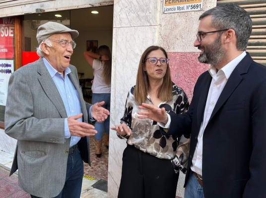 Una asamblea como 'agua de mayo' para proclamar a Lucas al frente del PSOE