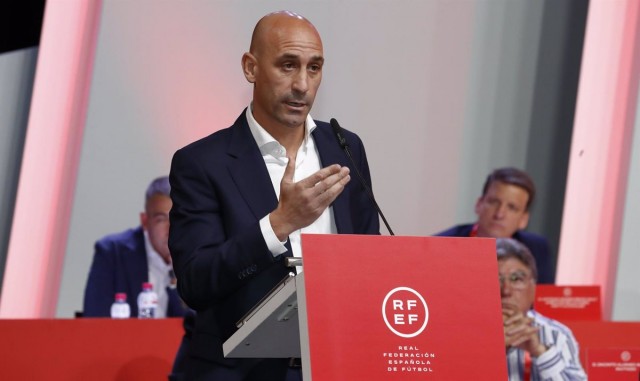 Rubiales compró un Porsche por casi 36.000 dólares días antes de los registros
