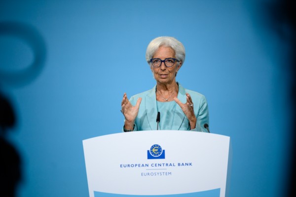 El BCE cumple el guión y mantiene los tipos en el 4,5% por quinta reunión consecutiva