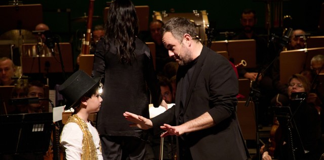 El mago Jorge Blass da vida a 'El aprendiz de brujo' en los 'Conciertos en Familia' de la OSRM en Murcia