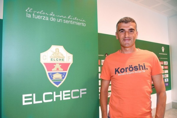 El Elche anuncia la renovación de Vicente Parras como entrenador de su filial