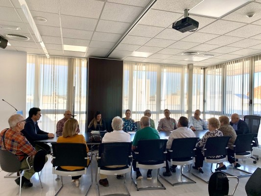 One Iberia se encargará de la limpieza y la conserjería de los centros de mayores de San Javier