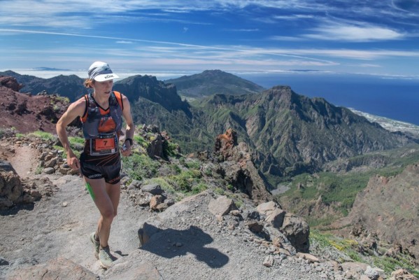 La bolsa del corredor de la Transvulcania adidas Terrex recupera la esencia popular de la prueba