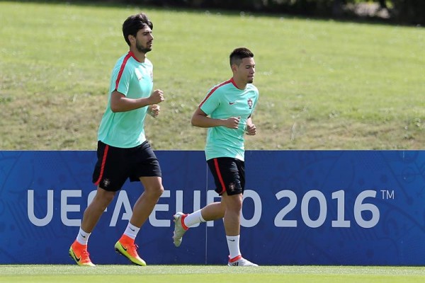 André Gomes sigue al margen en el entrenamiento de Portugal