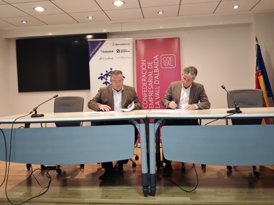 Las empresas familiares en la Vall d'Albaida crecen con un nuevo acuerdo de colaboración