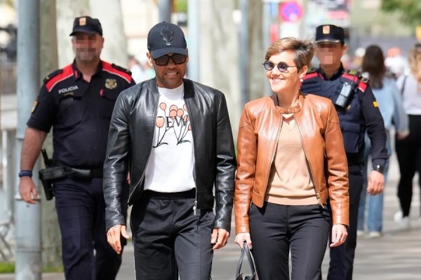 La Audiencia de Barcelona rechaza los recursos y mantiene a Alves en libertad provisional