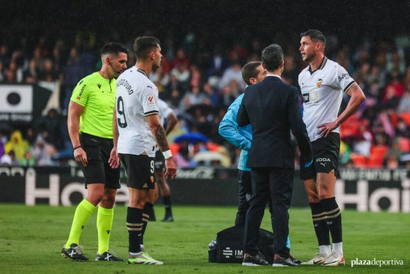 El Valencia vuelve a entrenar, aunque sigue sin Yaremchuk ni Gayà