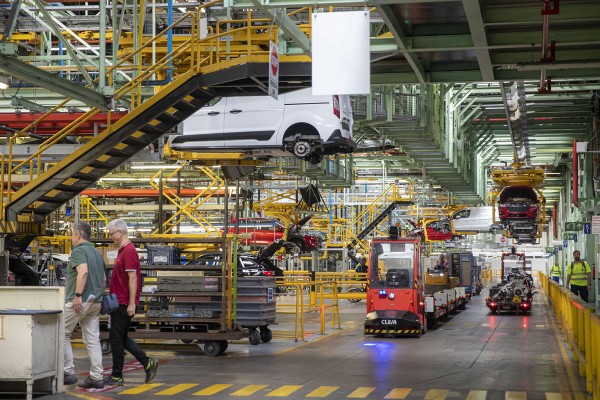 Ford mantiene el silencio sobre la inversión en Almussafes y aboca a un nuevo ERTE 