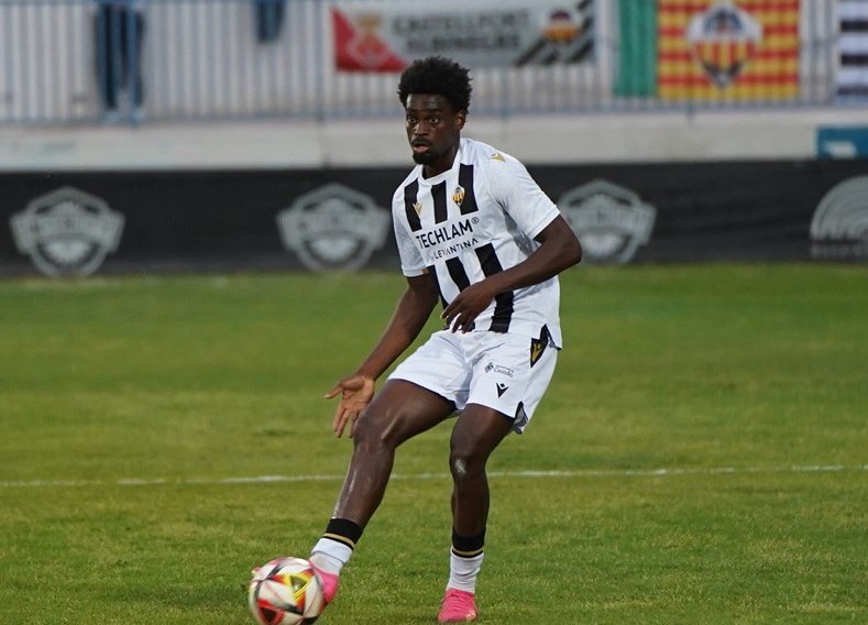 Albert Lottin, el 'jefe' de la medular del Castellón 