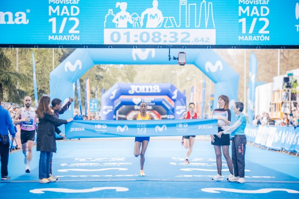 Aberash Shilima y Mike Kipkorir son los vencedores de una edición histórica del Movistar Madrid Medio Maratón 2024