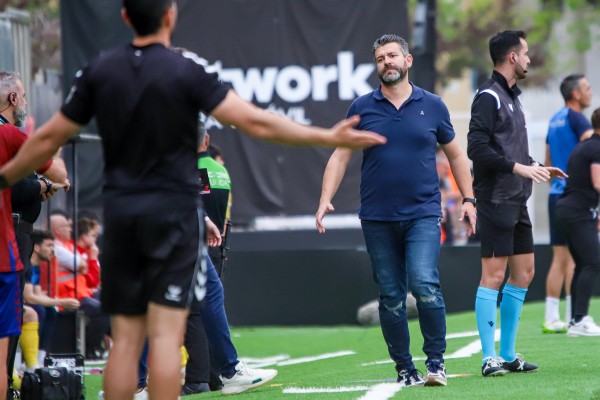 El peor momento del Eldense en el curso coincide con el mejor de no pocos de sus rivales directos