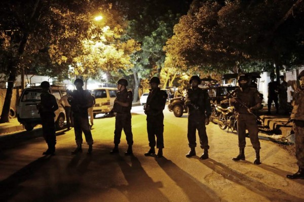 Estado Islámico reivindica el ataque a un restaurante de Dacca con 20 muertos