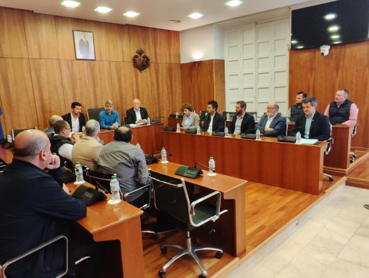 La Vega Baja reclama la creación del Área Metropolitana del Taxi para la comarca