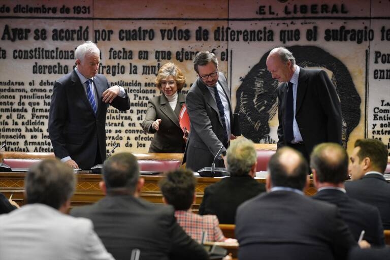 El PP excluye a Sánchez e incluye a Illa en el listado de citados a la comisión del 'caso Koldo' del Senado