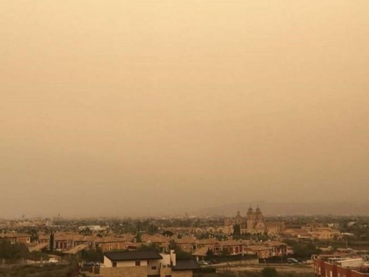 Podemos exige a Educación suspender las actividades en el exterior por los 'niveles récord' de contaminación del aire