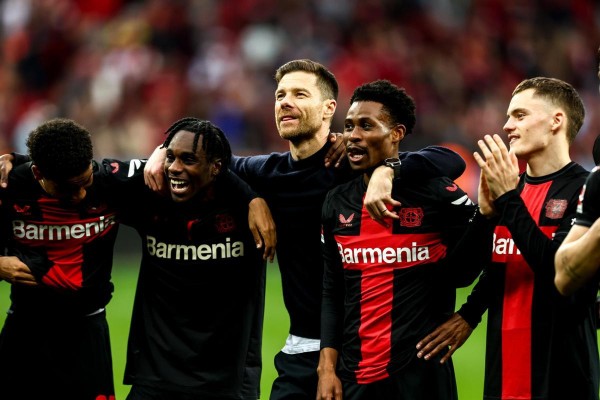 El Bayer Leverkusen acaricia el título