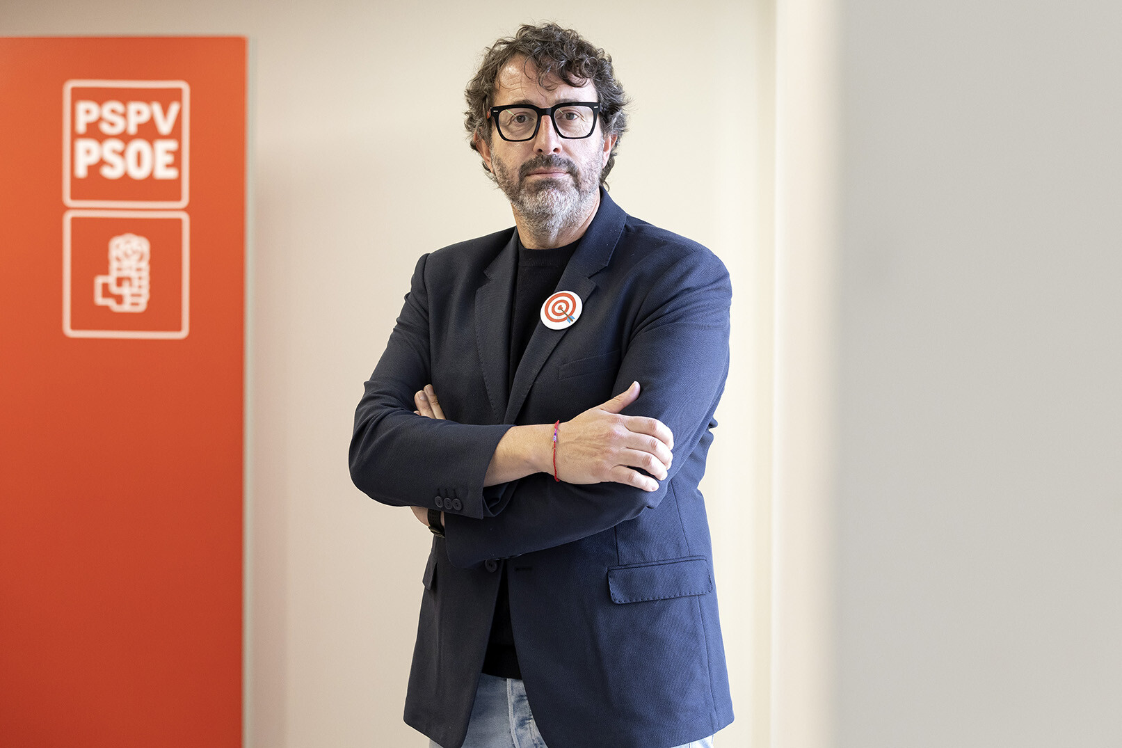 Vicent Mascarell, posa antes de la entrevista. Foto: MARGA FERRER - 