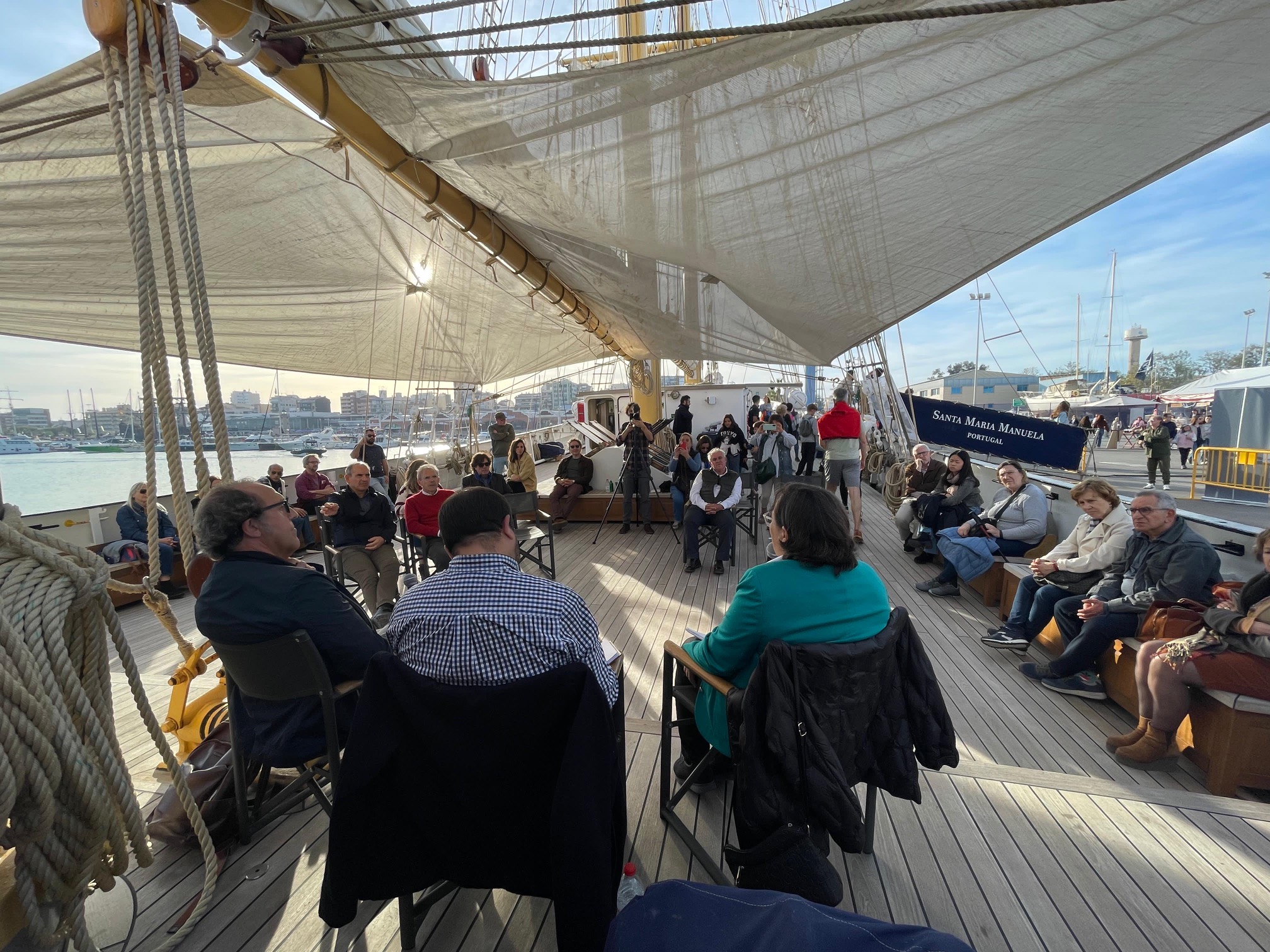 'Diálogos sin fronteras' urge a una alianza ciencia-economía azul para salvar el océano