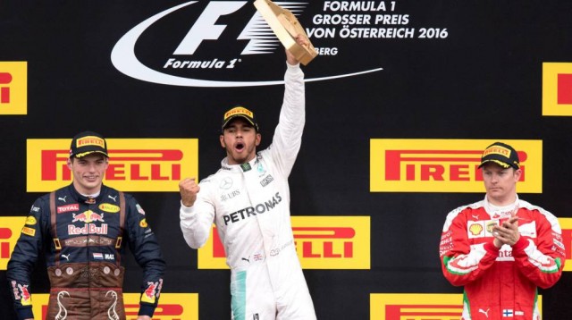 Hamilton gana con un adelantamiento épico a Rosberg en la última vuelta
