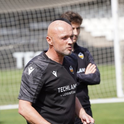 Dick pide a los suyos seguir mejorando los números a domicilio