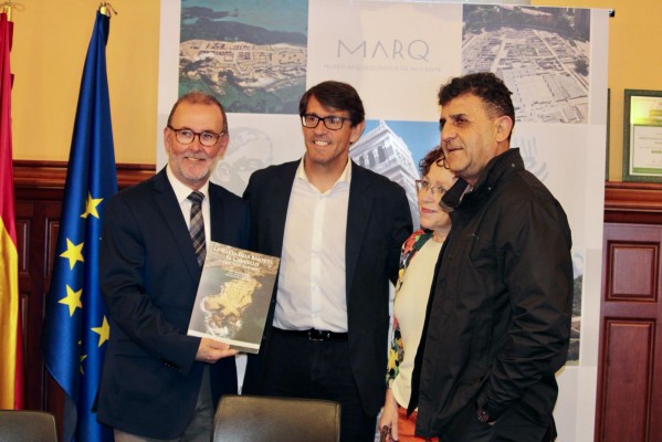 El MARQ y El Campello amplían convenio para potenciar el yacimiento de La Illeta dels Banyets