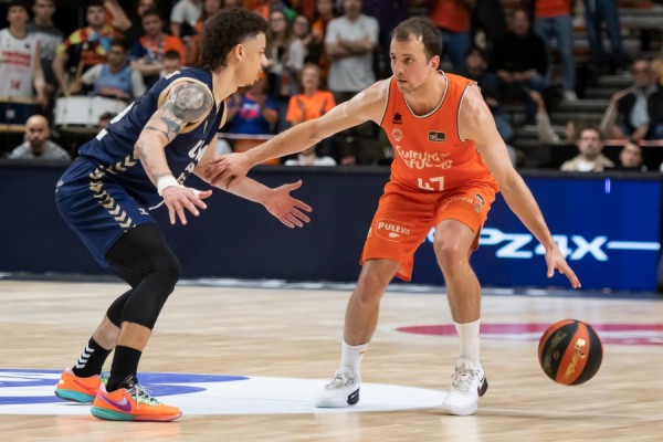 Kevin Pangos sufre una rotura en el bíceps femoral