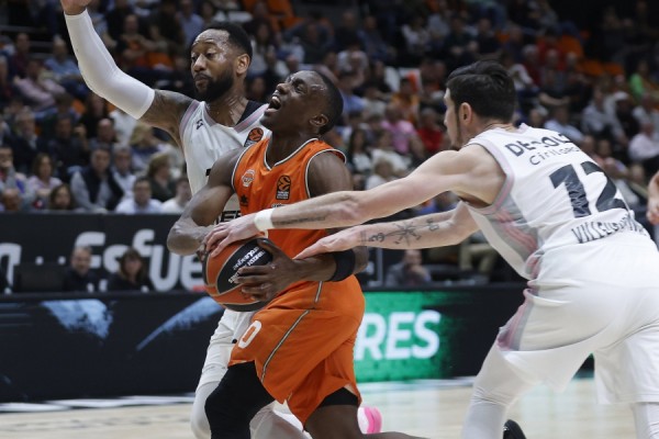 El Valencia Basket analizará la debacle ante el ASVEL y si debe implicar cambios
