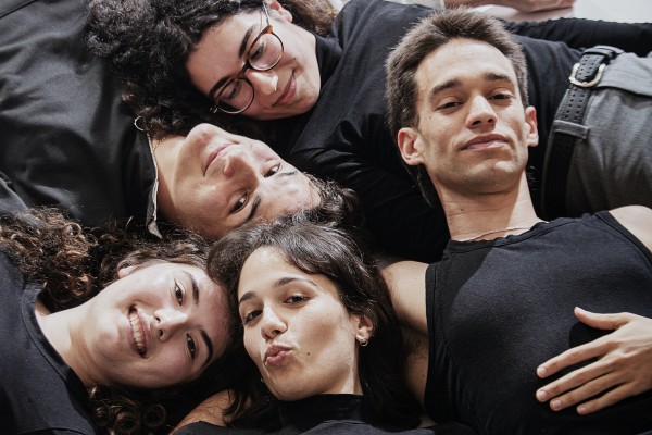 Escalante i Bramant Teatre exploren el pas de la infantesa al món adult  
