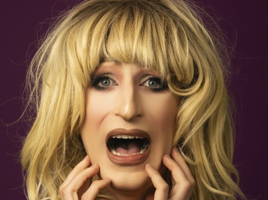 Liz Dust estrena su propio 'late night' en el Teatre Talia