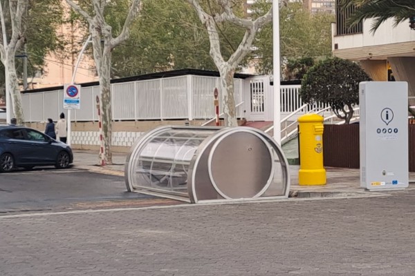 El PSOE de Benidorm critica que los nuevos aparcabicis sigan sin estar operativos