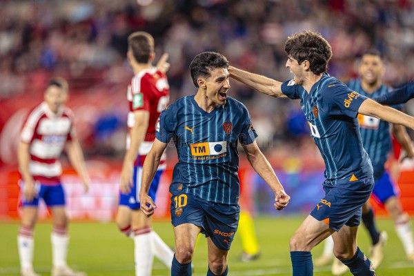 André Almeida rescata al Valencia en Los Cármenes