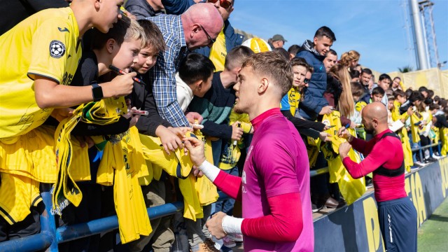 El Villarreal abre las puertas del entrenamiento a sus aficionados: el equipo prepara la vuelta