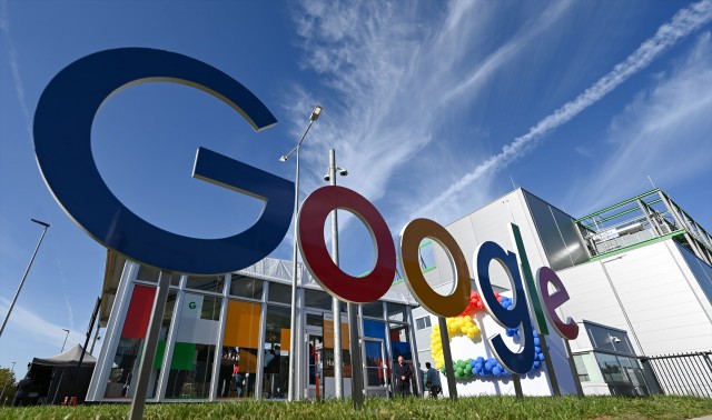 Google estudia cobrar por un servicio de búsqueda gestionado por IA, según Financial Times
