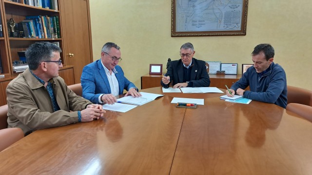 El presidente de la CHS mantiene una reunión de
trabajo con el alcalde de Moratalla