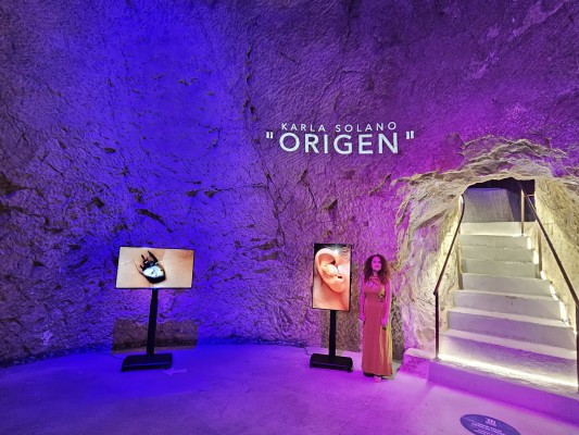 Los Pozos de Garrigós inauguran con Karla Solano la primera sala expositiva multimedia en Alicante