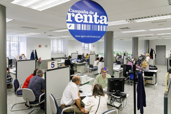 La Agencia Tributaria prevé recibir 2,6 millones de declaraciones en la Comunitat Valenciana
