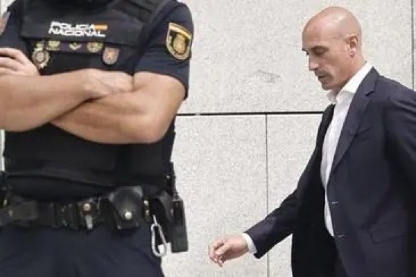La UCO cree que Rubiales contrató a una constructora a cambio de pagos a su 