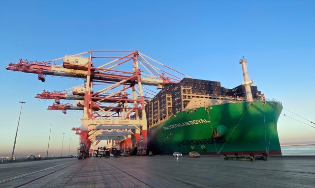 CMA CGM entra con un 10 % en la empresa de Renault y Volvo para furgonetas eléctricas
