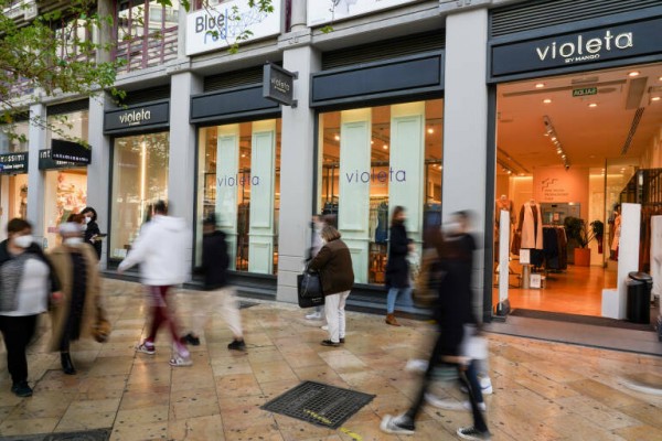 Los consumidores castellonense se pasan al online: sólo un 45% prefiere informarse en la tienda física