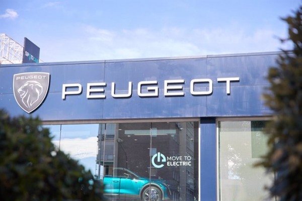 Las ventas de coches caen un 4,71% en marzo, el primer descenso desde 2022 debido a la Semana Santa
