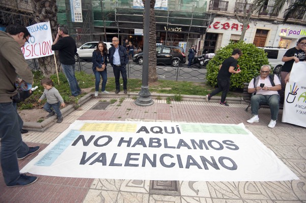 Full de ruta per a matar una llengua
